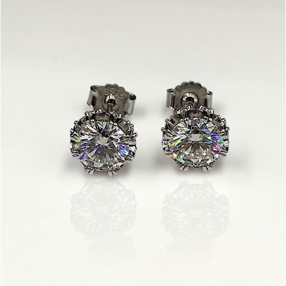 Certified 1.00CT VVS1 Moissanite Diamond Luxury Stud Earrings - Picture 8 of 14